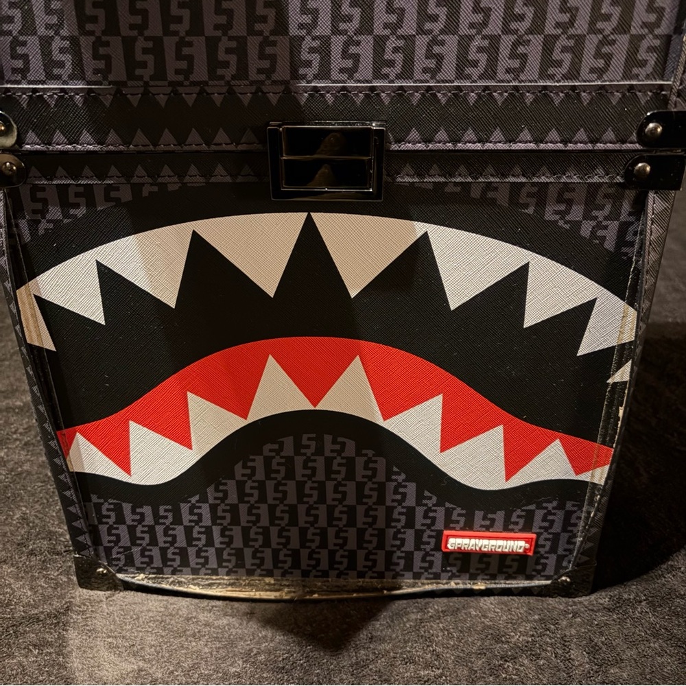 Sprayground Spraygatti Revv Chathranga Shark 1900 Backpack - Picture 3 of 11